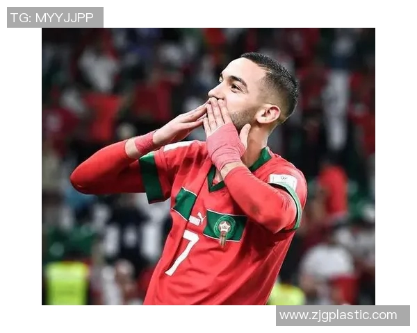 马丁内斯的传奇之路：从足球新星到世界级教练的成长历程